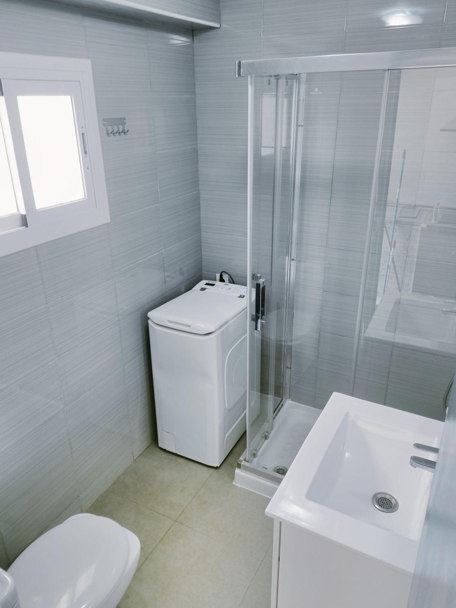 Bermudas Con Piscina En Apartment Benidorm