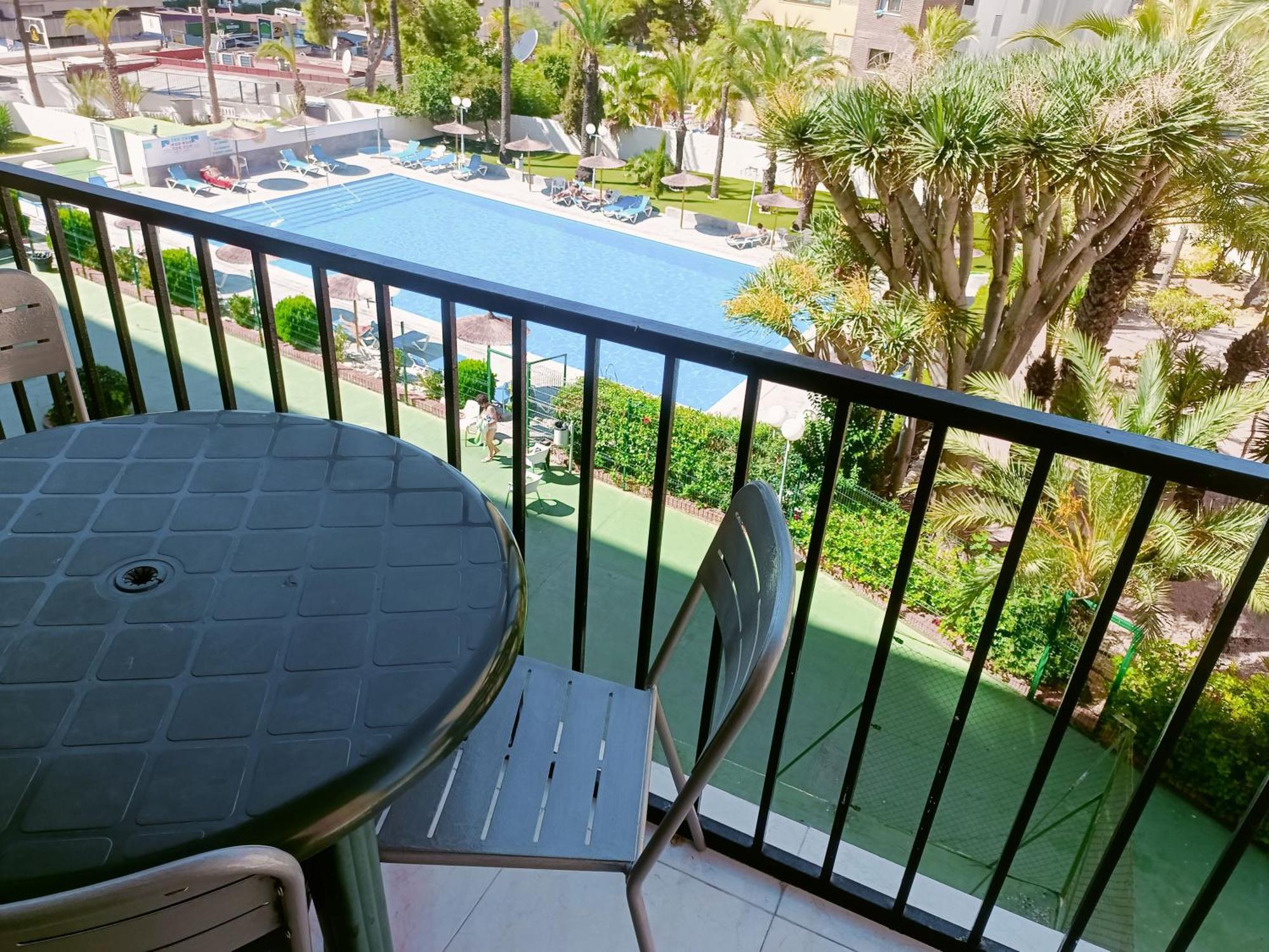 Bermudas Con Piscina En Apartment *