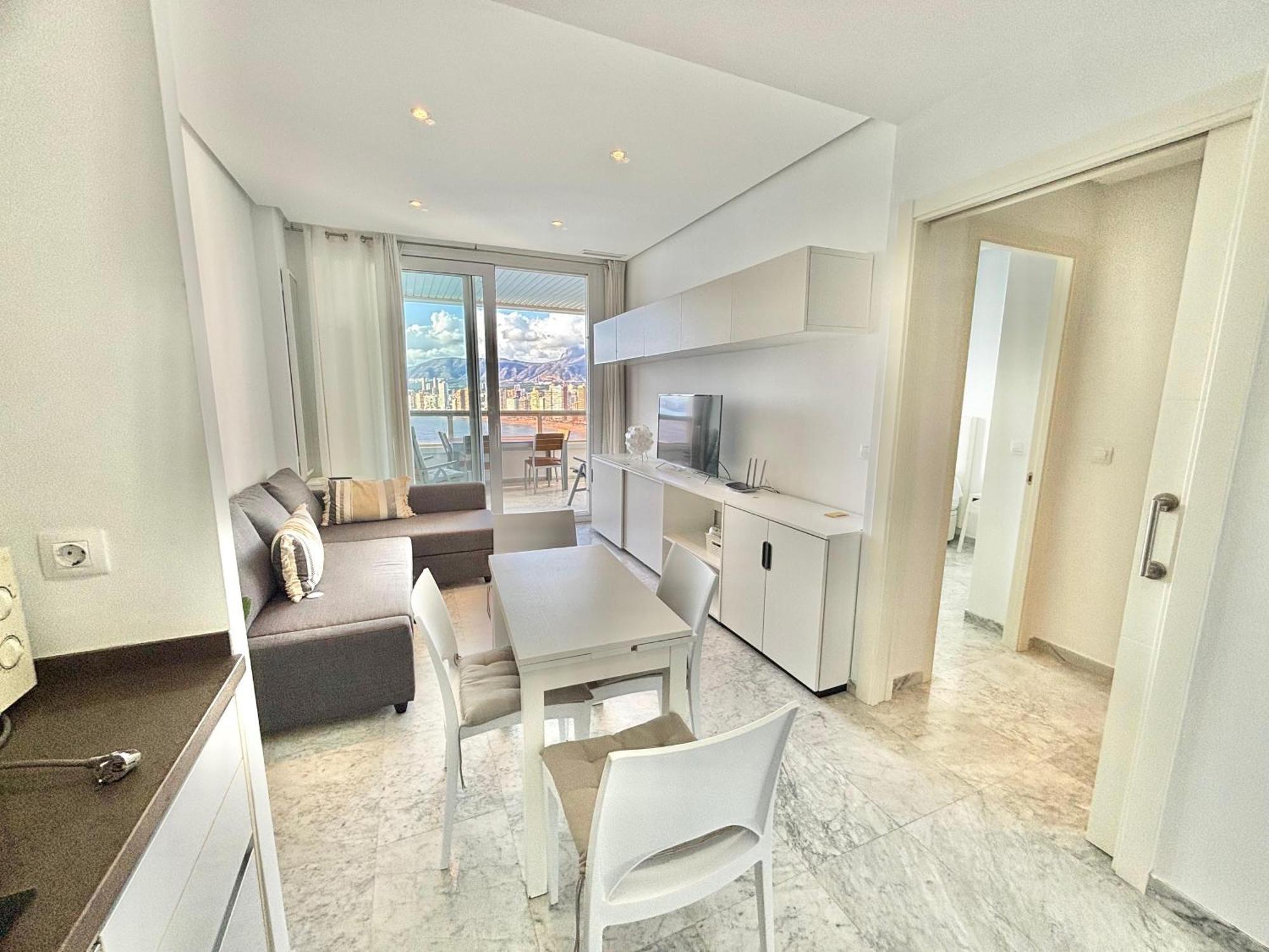 Gemelos 28 10-c Levante Apartment