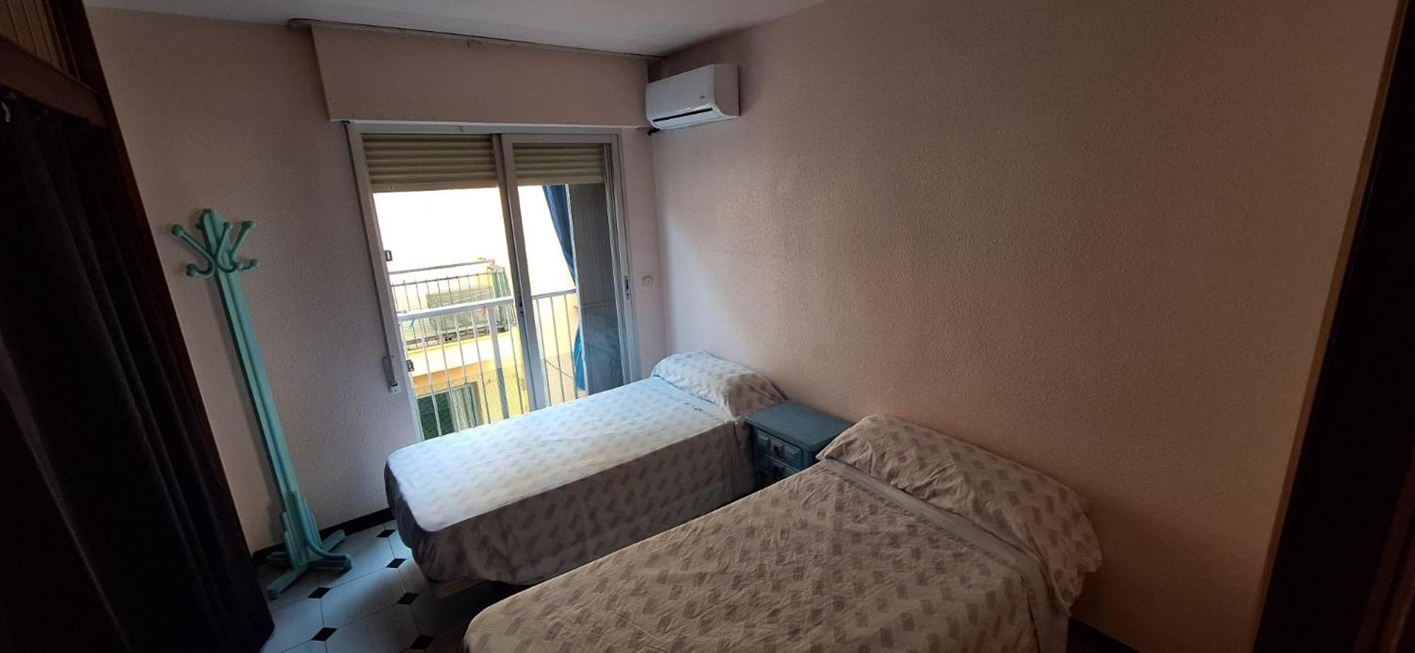 Casa 1- Centro Benidorm-solo Mayores De 30 Anos Y Familias *