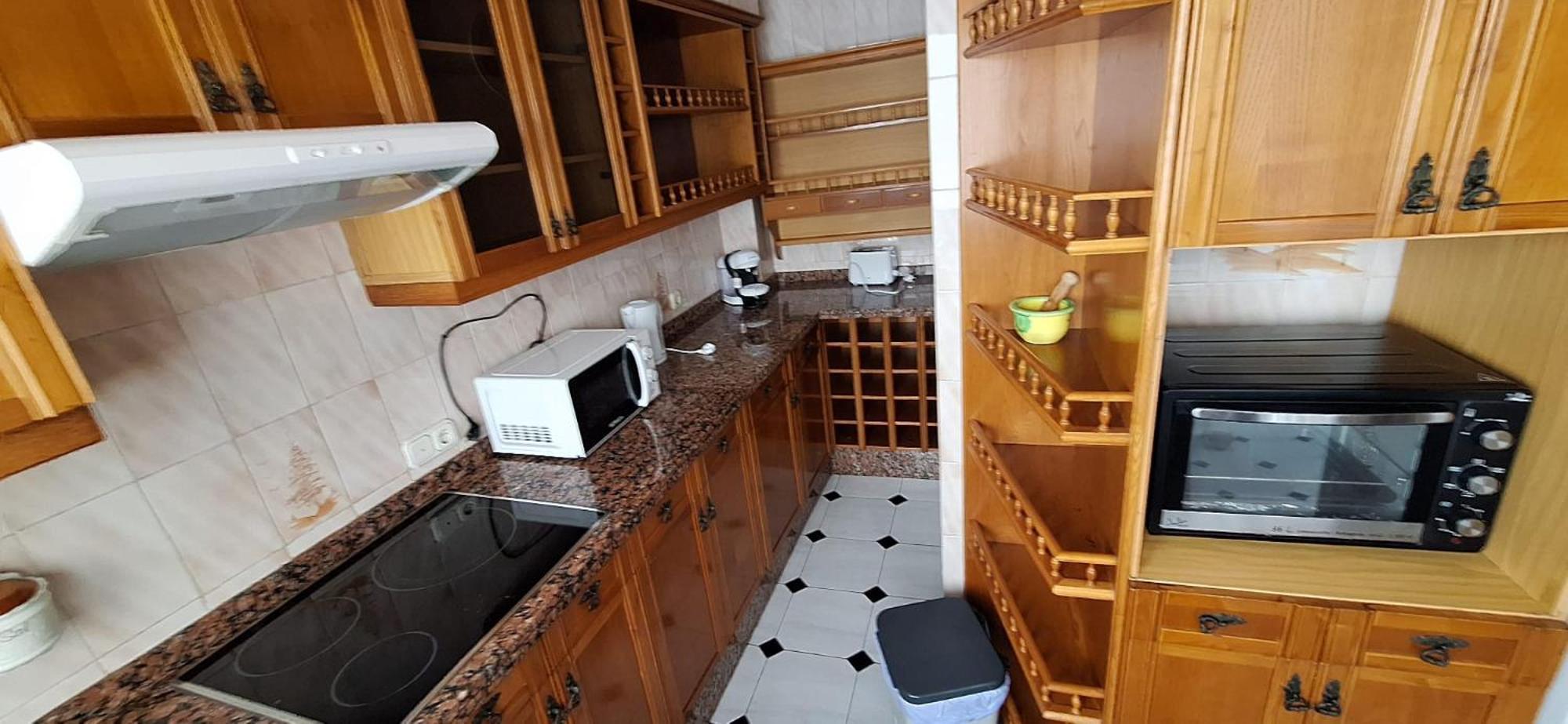 Casa 1- Centro Benidorm-solo Mayores De 30 Anos Y Familias
