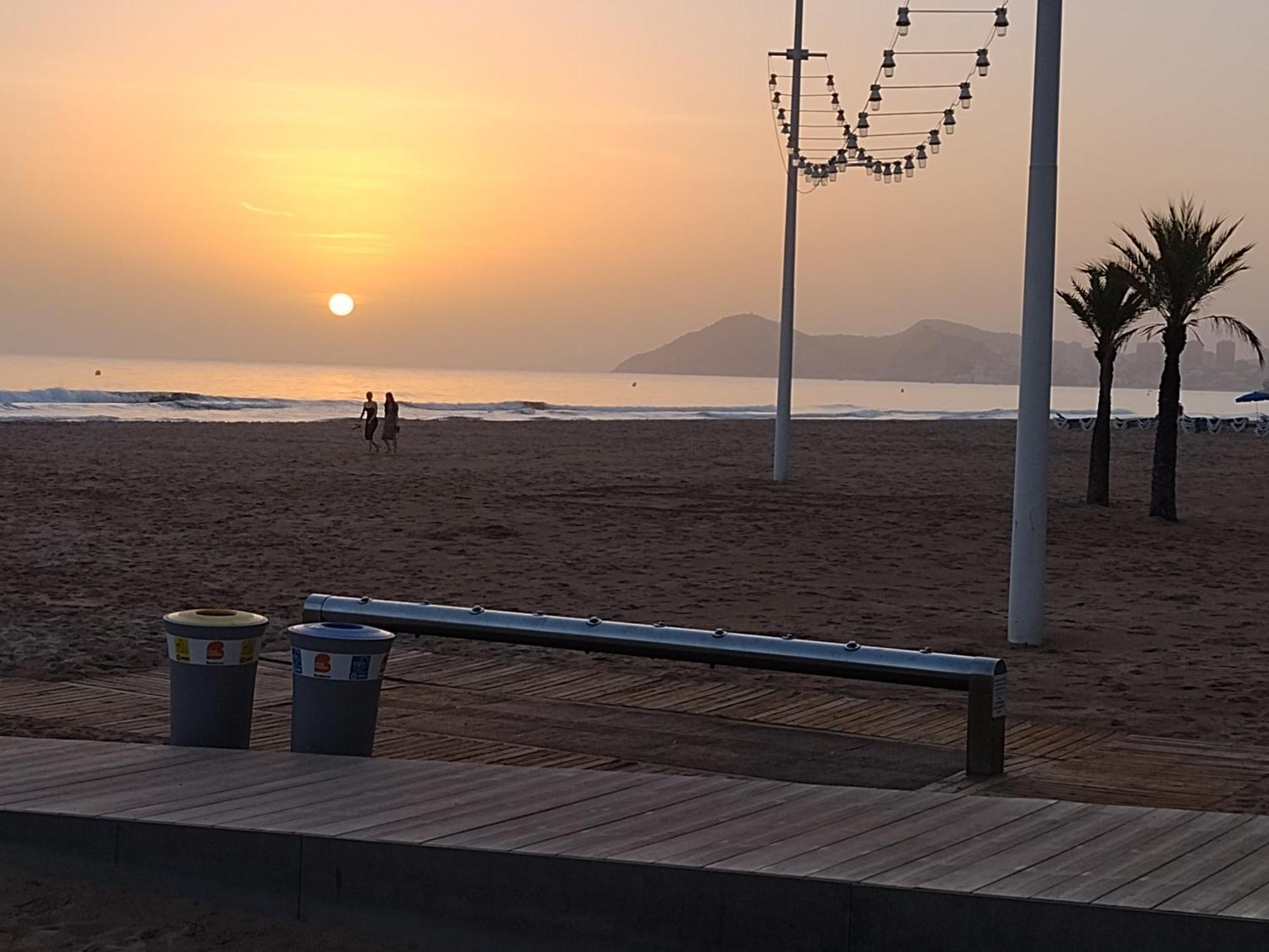 Living Benidorm. Playa Levante Apartment *