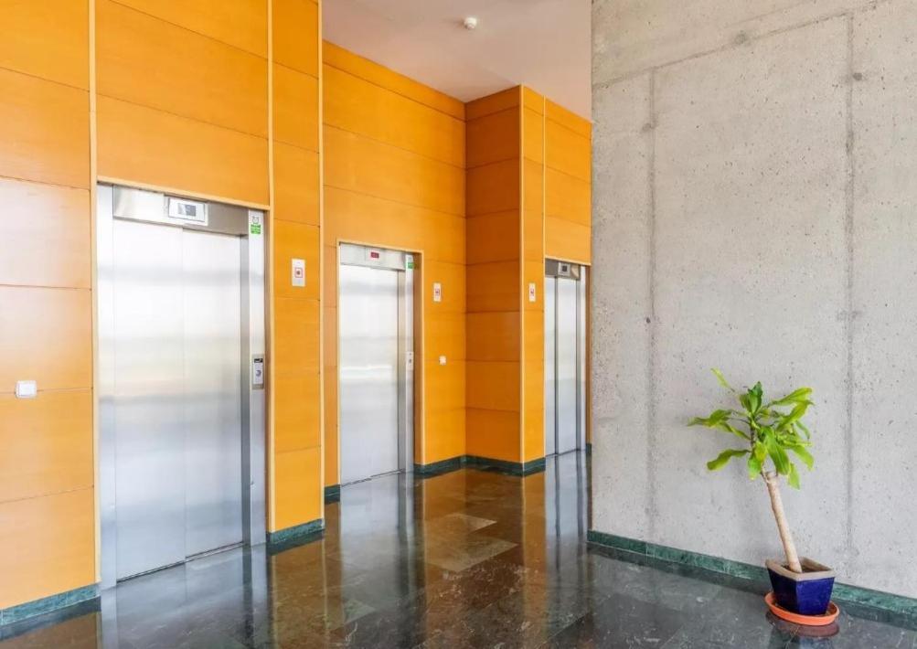 Apartment Tu Paraiso Costero En Playa De Poniente, Vistas Al Mar, Arena Dorada Y Un Entorno De Lujo