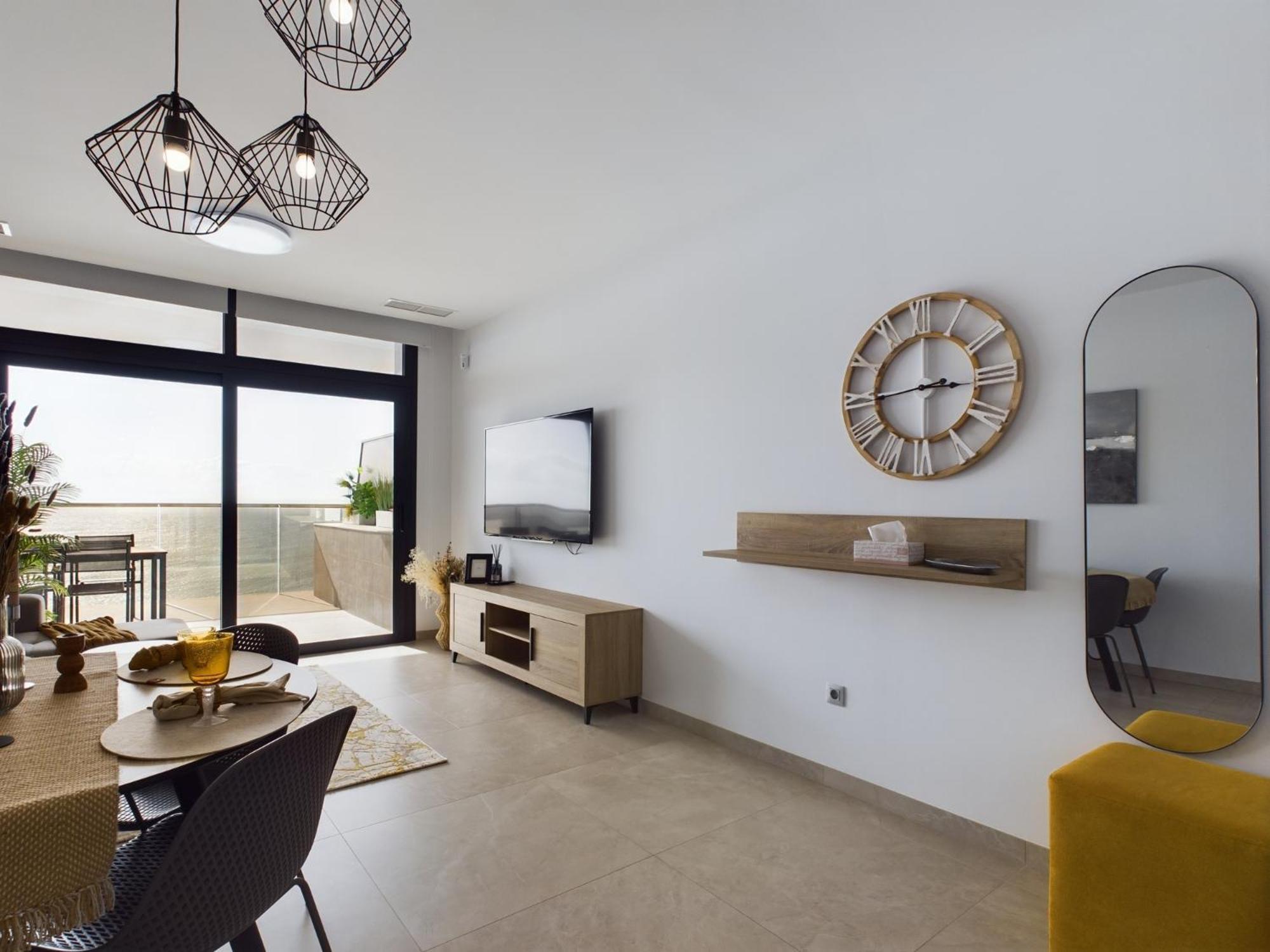 Sunset Cliffs Yellow Apartment *