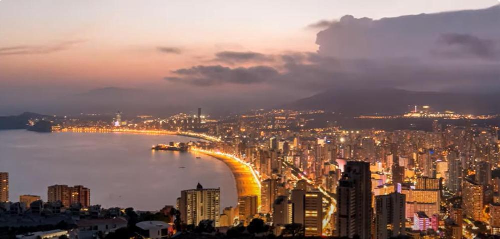 Tu Paraiso Costero En Playa De Poniente, Vistas Al Mar, Arena Dorada Y Un Entorno De Lujo Apartment