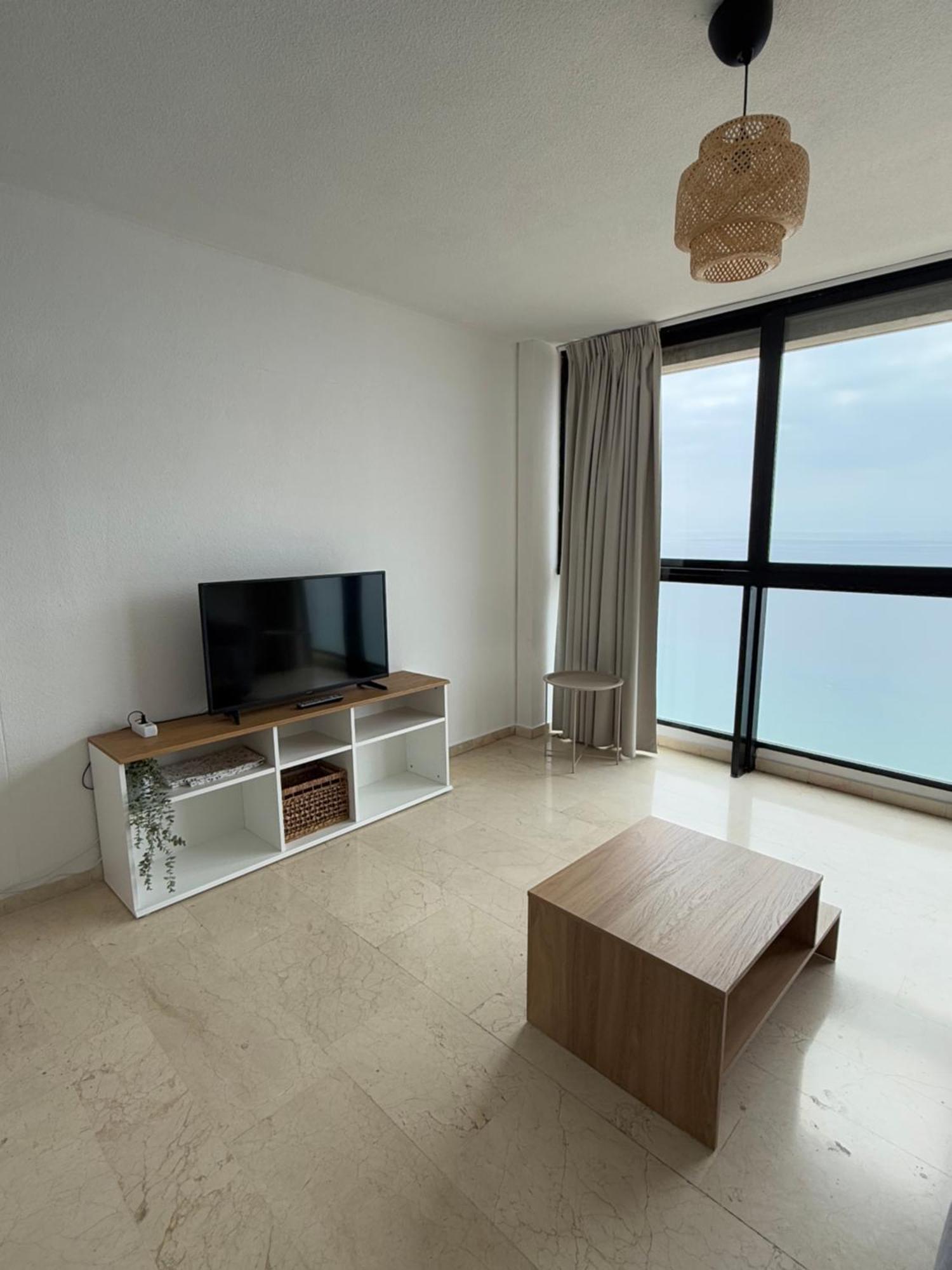 Primera Linea De Playa, Benidorm. Apartment *