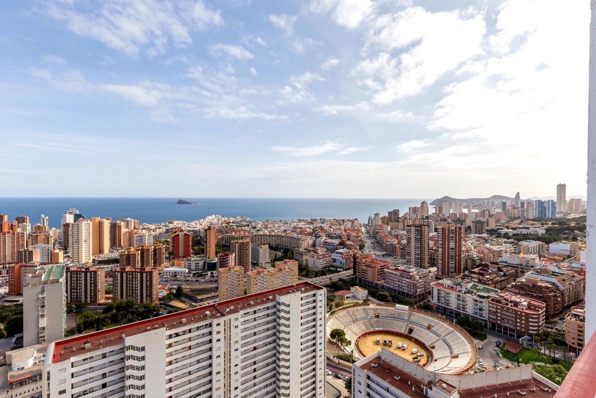Luminoso Con Vistas Al Mar En Benidorm