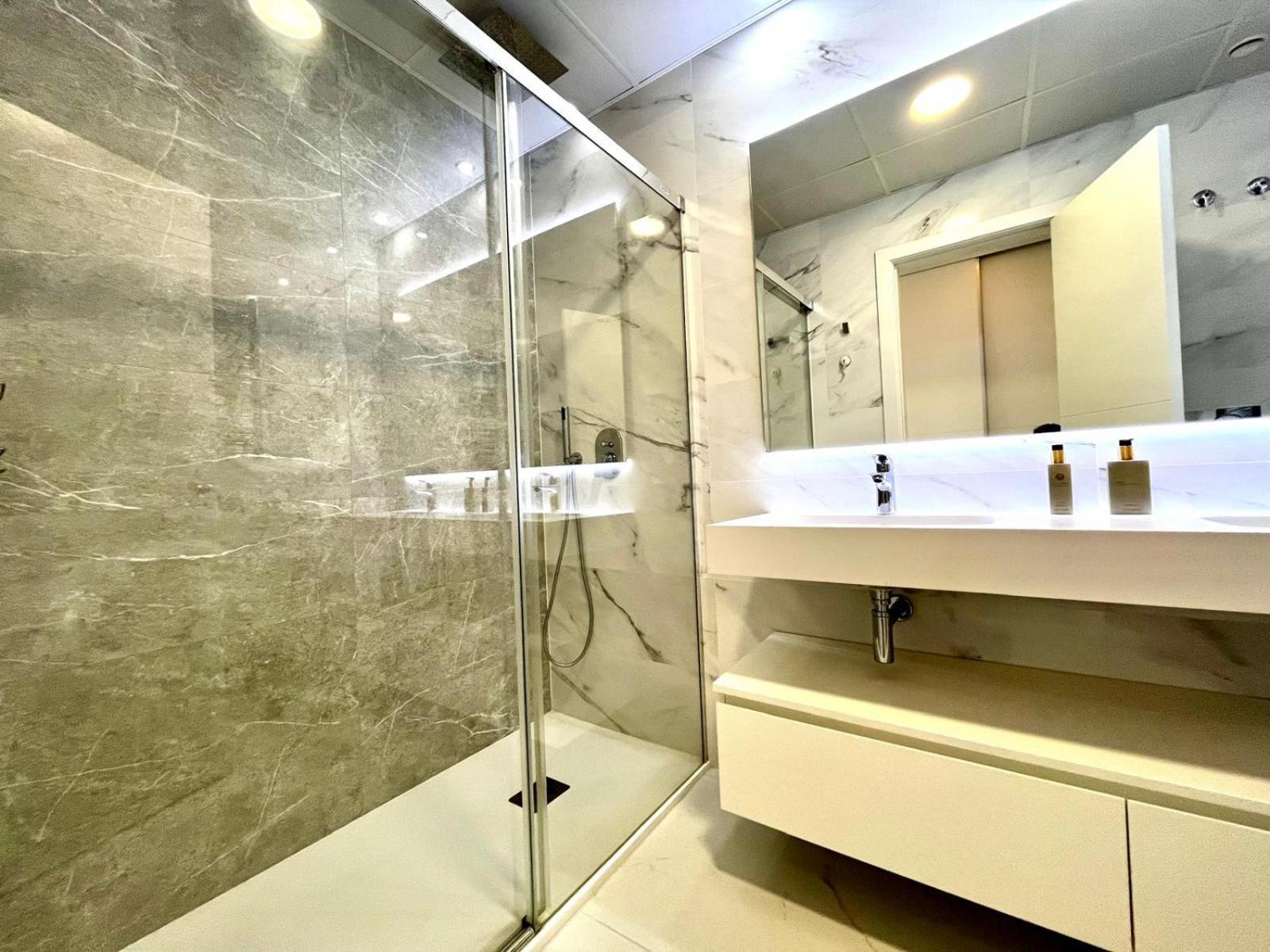 Sunset Cliffs Seasonal Apartment Benidorm