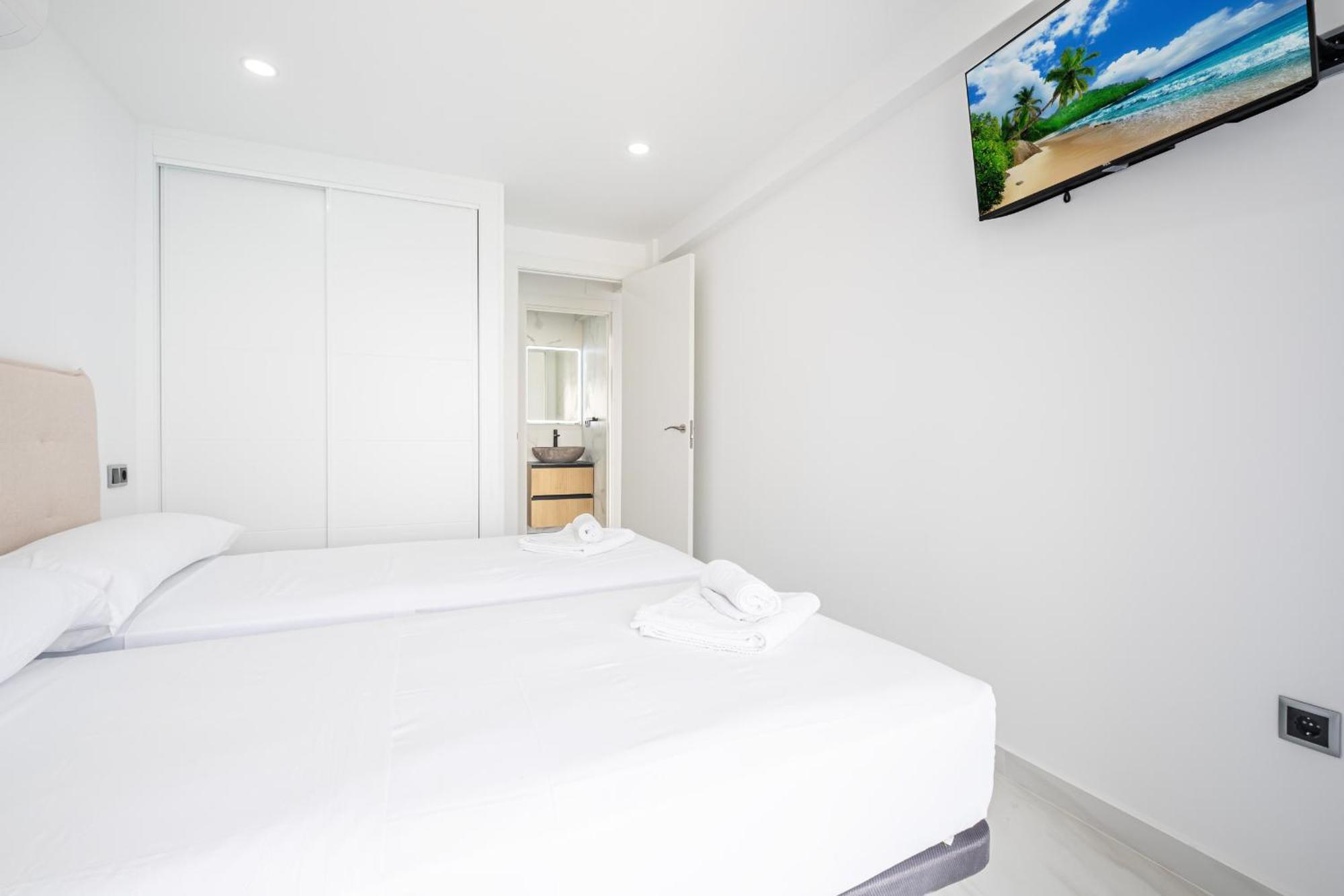 Apartment Halcon Deluxe 17-c Levante *