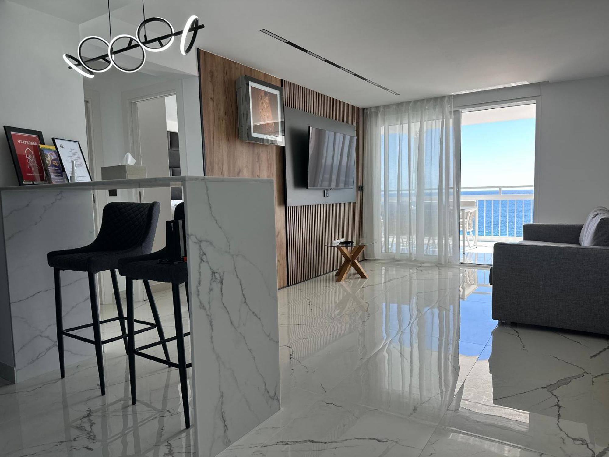 Apartment Esmeralda, Beachfront Poniente, 1st Line Frontal Seaview, Ocean Terrace