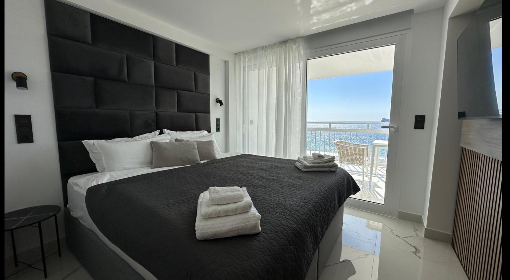 Esmeralda, Beachfront Poniente, 1st Line Frontal Seaview, Ocean Terrace Apartment *