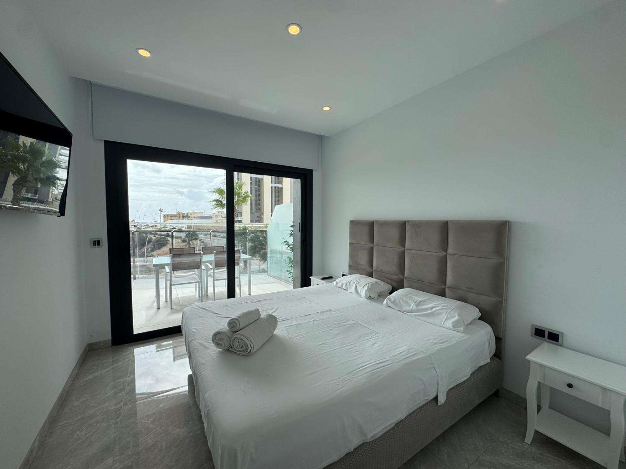 Sunset Waves I By Coblanca Apartment