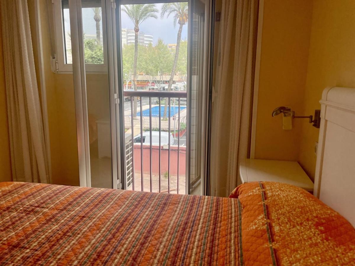 Appartement En Primera Linea, Sea Front, Pool & Parking *