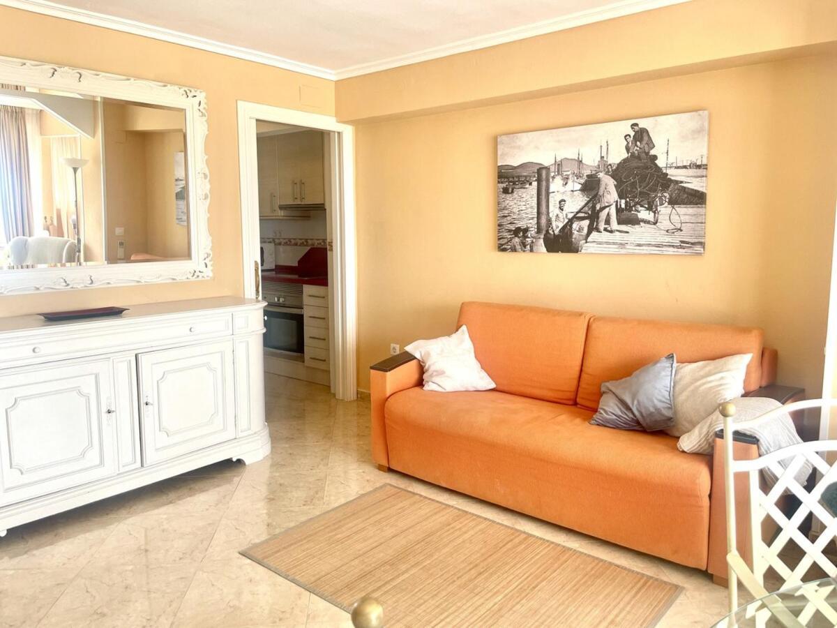 En Primera Linea, Sea Front, Pool & Parking * Benidorm