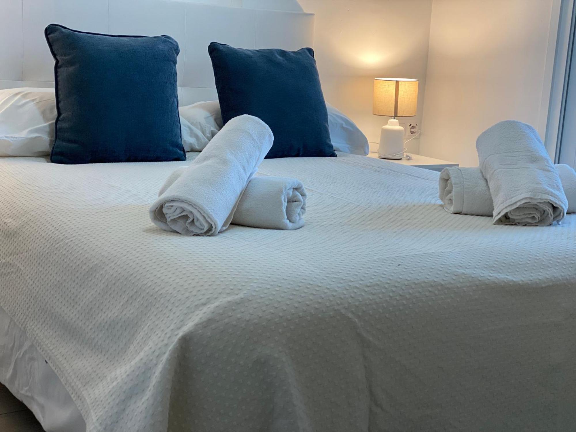 Apartment Ensueno 1a Linea Playa Poniente 6 Pax Parking Wifi Y Ac Benidorm