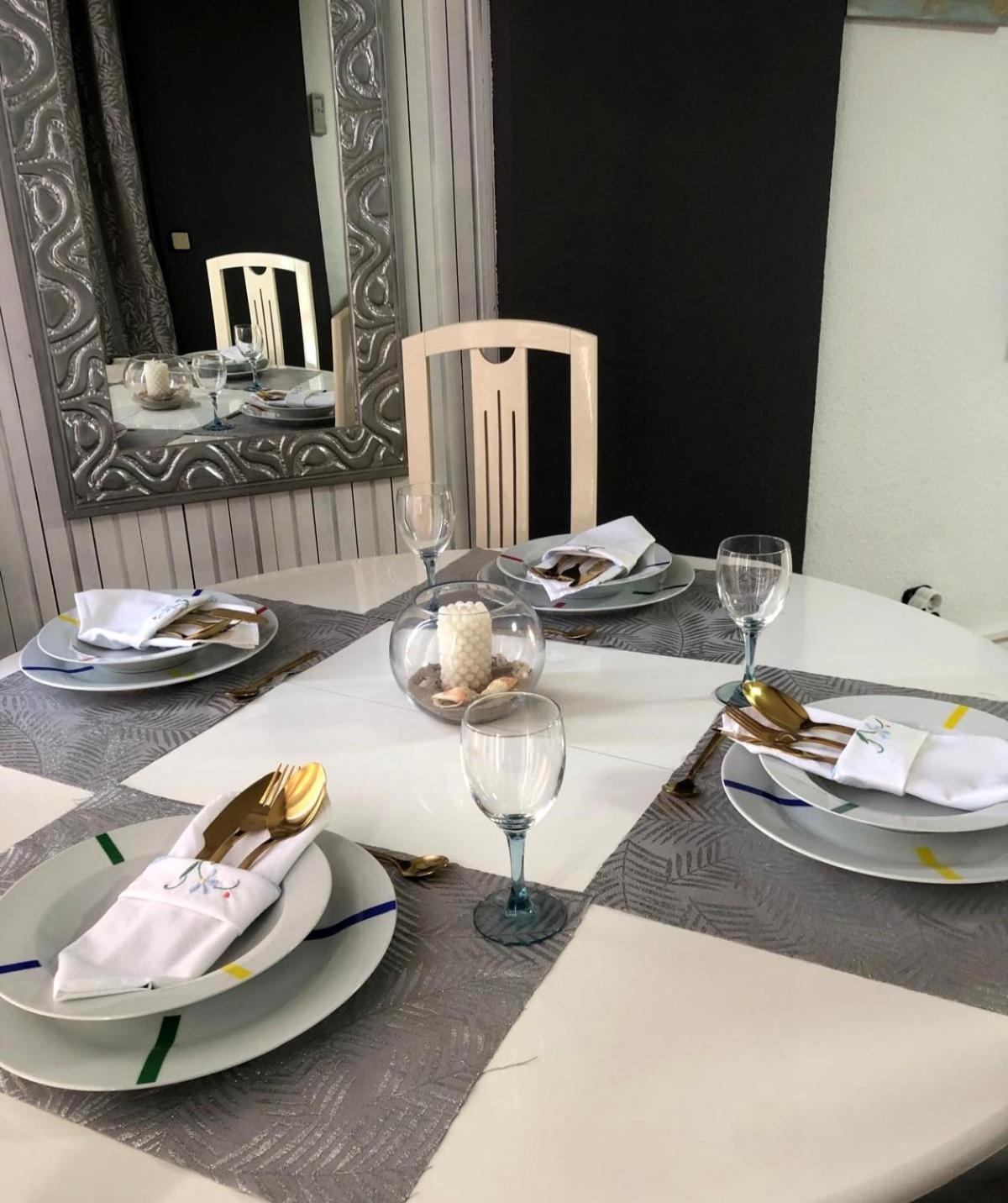 Apartment California En Benidorm, 1 Min Playa Levante, Wi-fi, Ac Y Parking