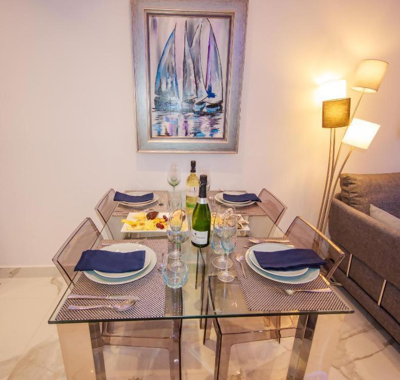 Oasis - Palm Old Town Apartment