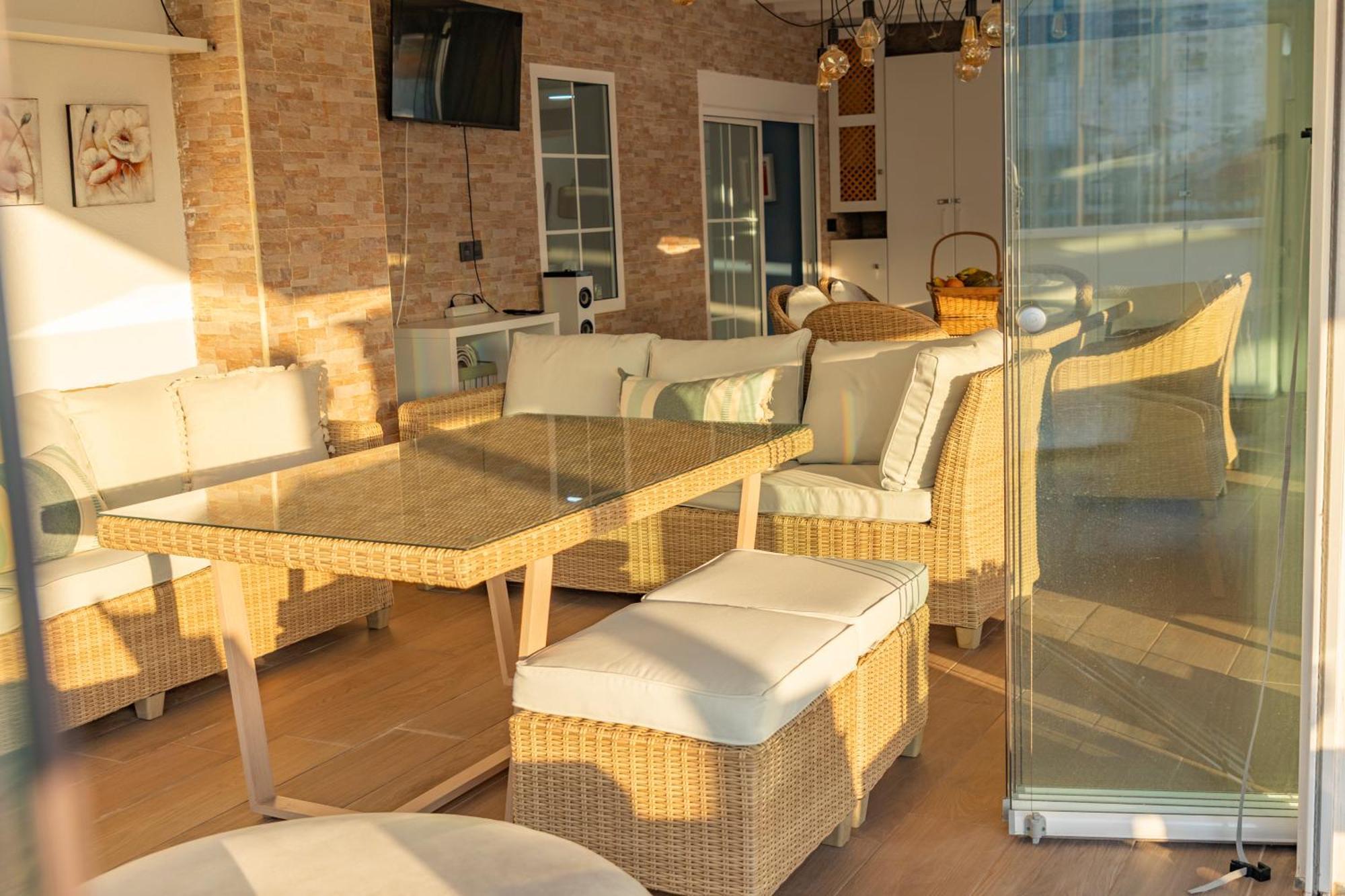 Atico Con Enorme Terraza Y Chill Out Particular