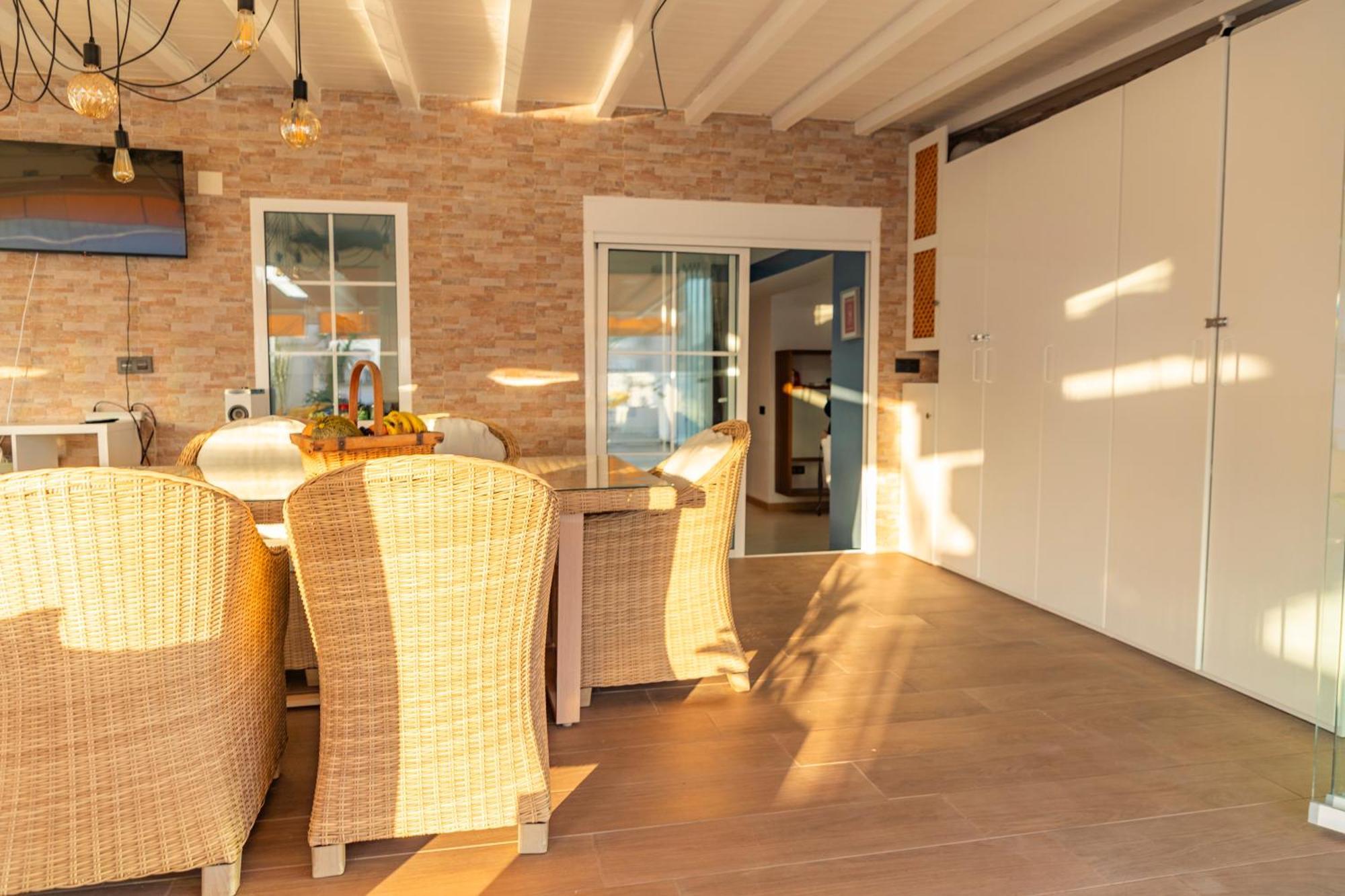 Atico Con Enorme Terraza Y Chill Out Particular Apartment *