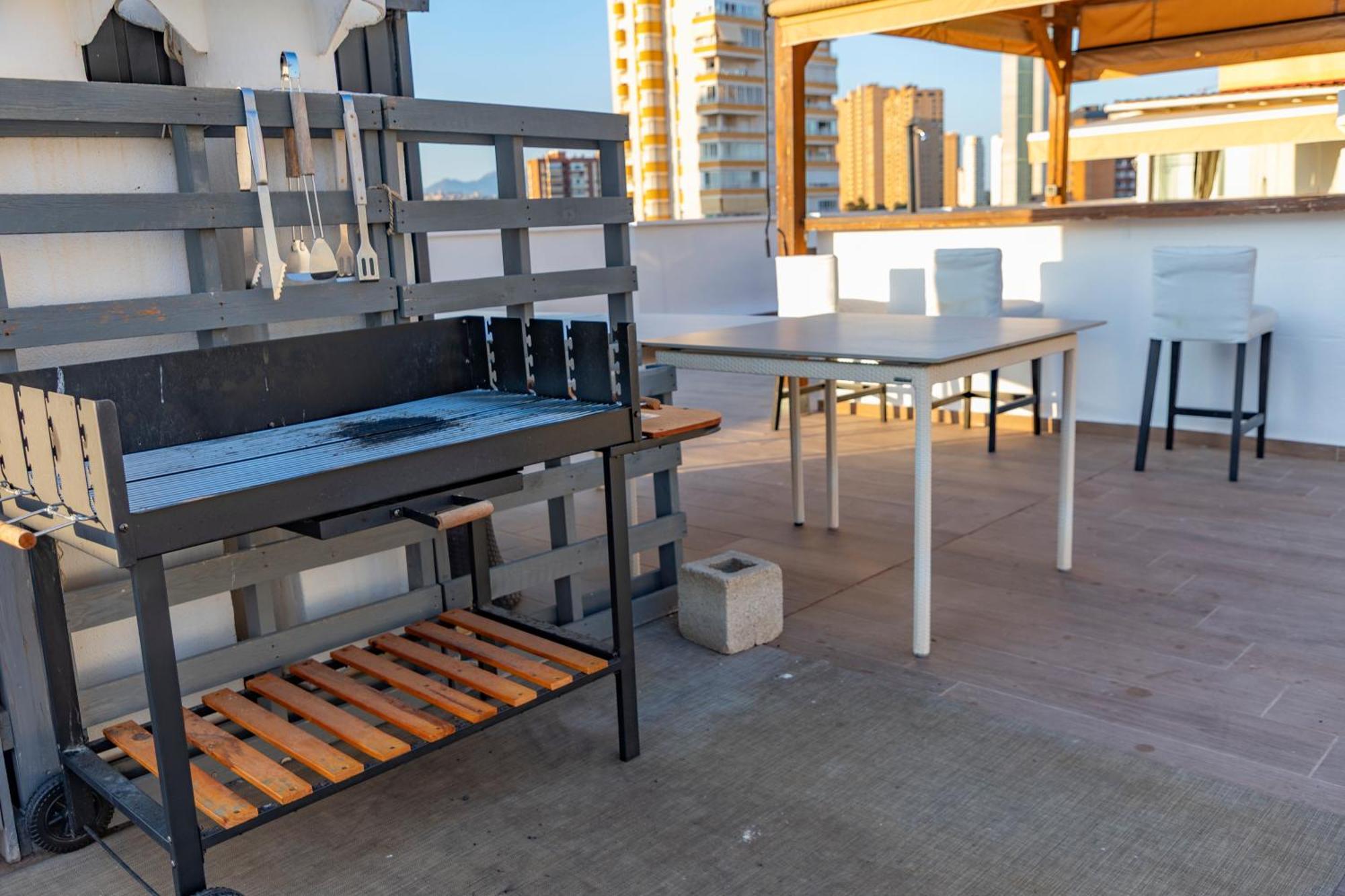 Atico Con Enorme Terraza Y Chill Out Particular *