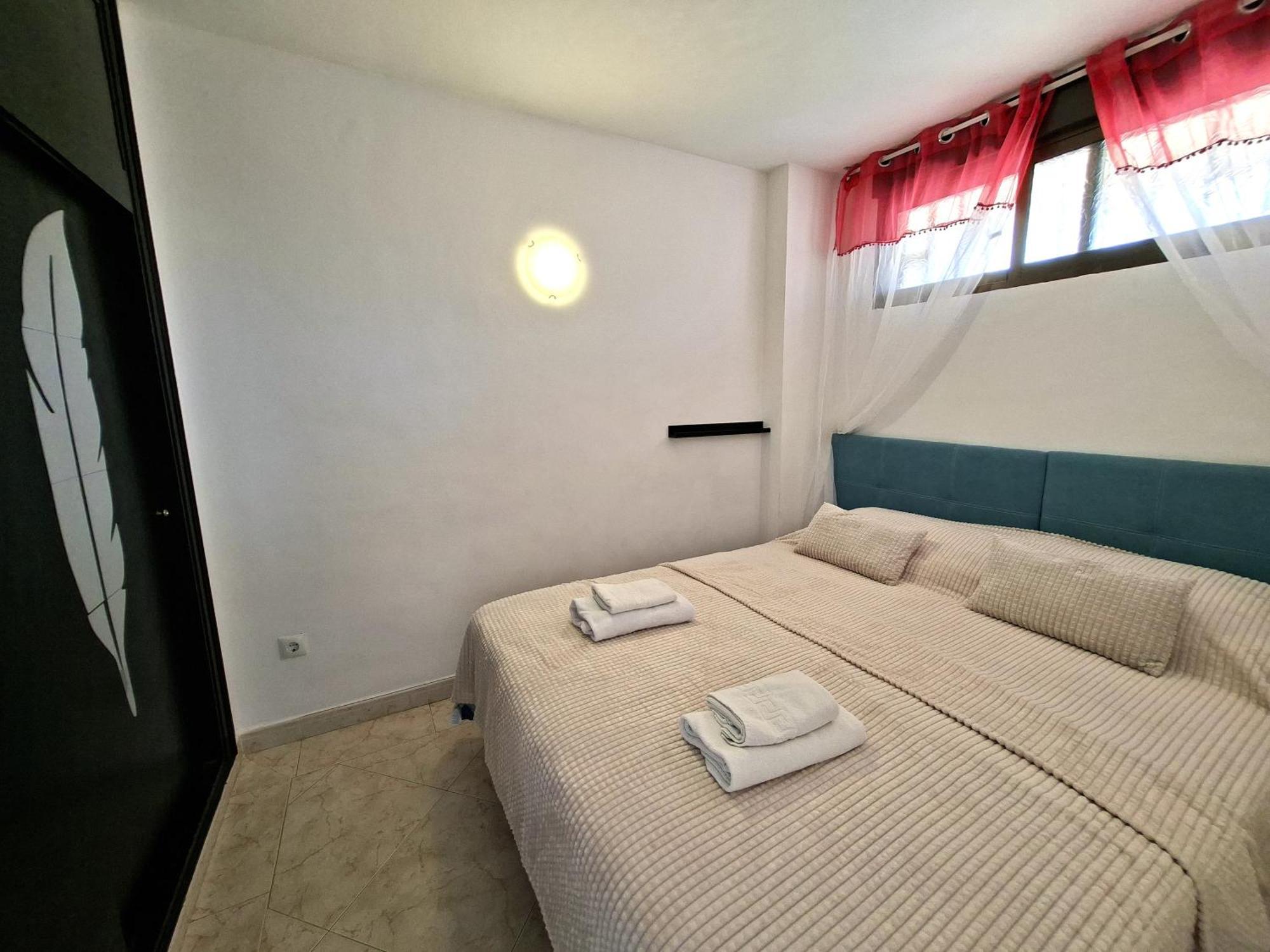 Sea View In Rincon De Loix- Free Parking, Pool, Wi-fi, New Air Conditioning Apartment