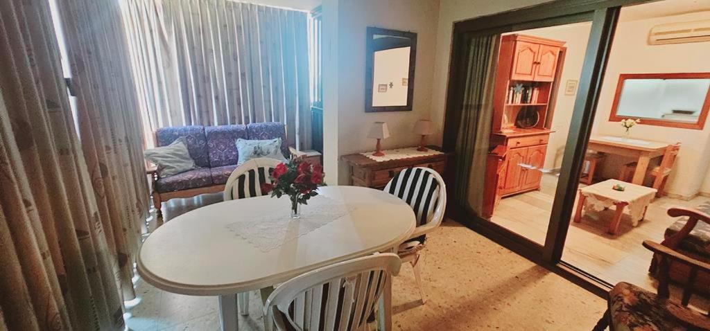Primera Linea-apt De 2 Hab- 4-6 Pers -wifi -aire Acond- Parking Opcionable Extra * Benidorm