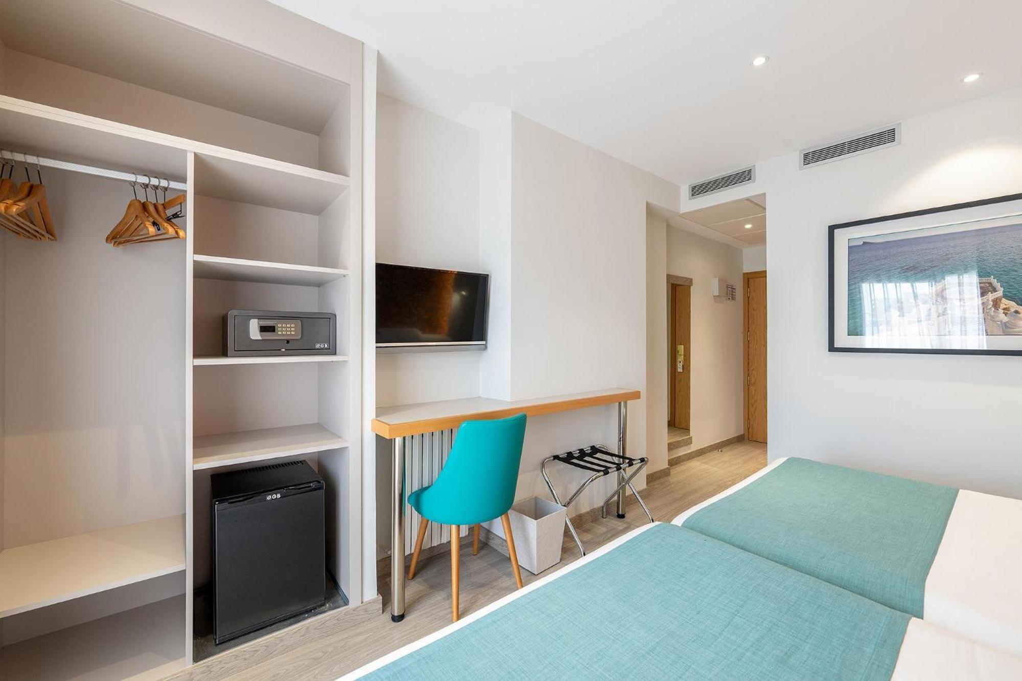 Poseidon Apartahotel 3*