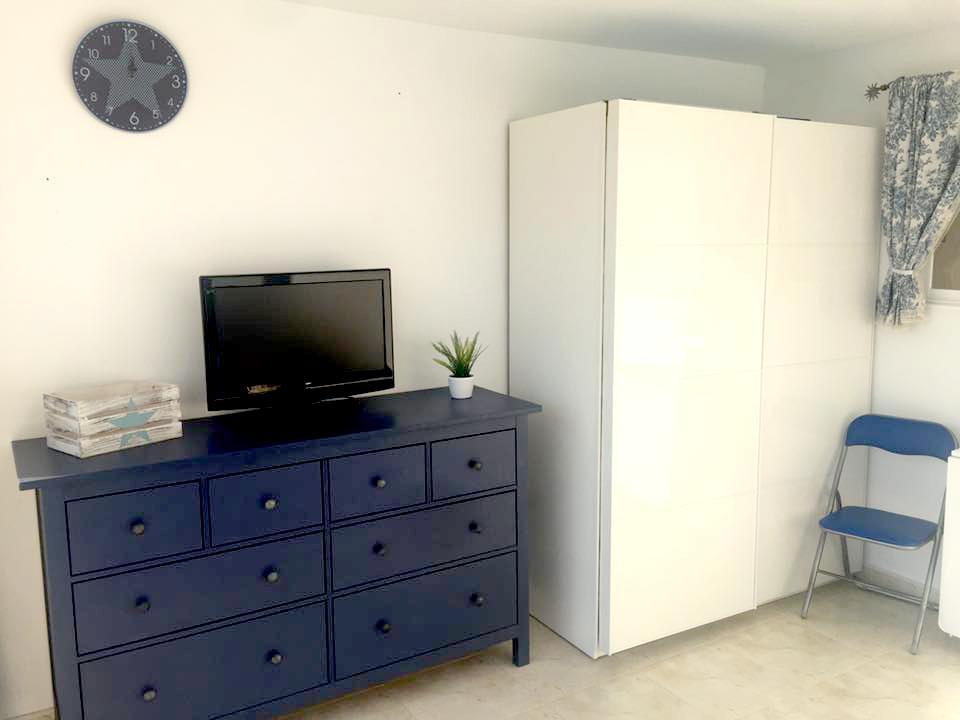 Playmon Park A Apartment *
