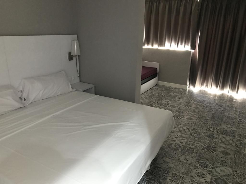 Hostal Boutique Bbb Auto Check In Benidorm