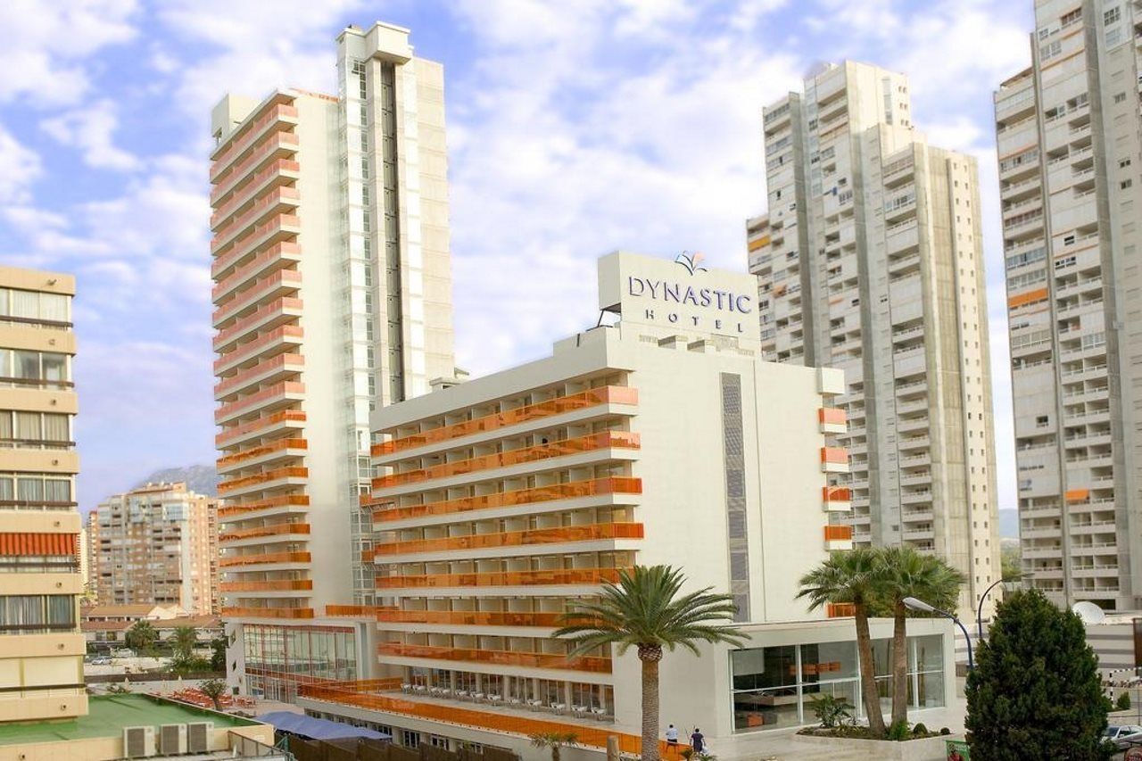Hotel & Dynastic