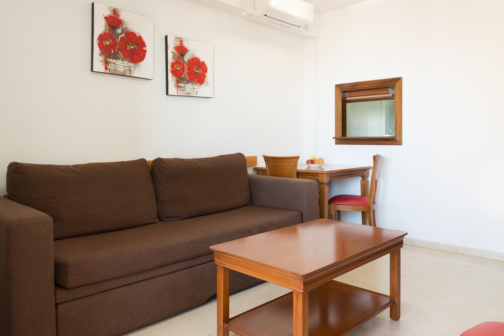 Apartment Gemelos 4 *