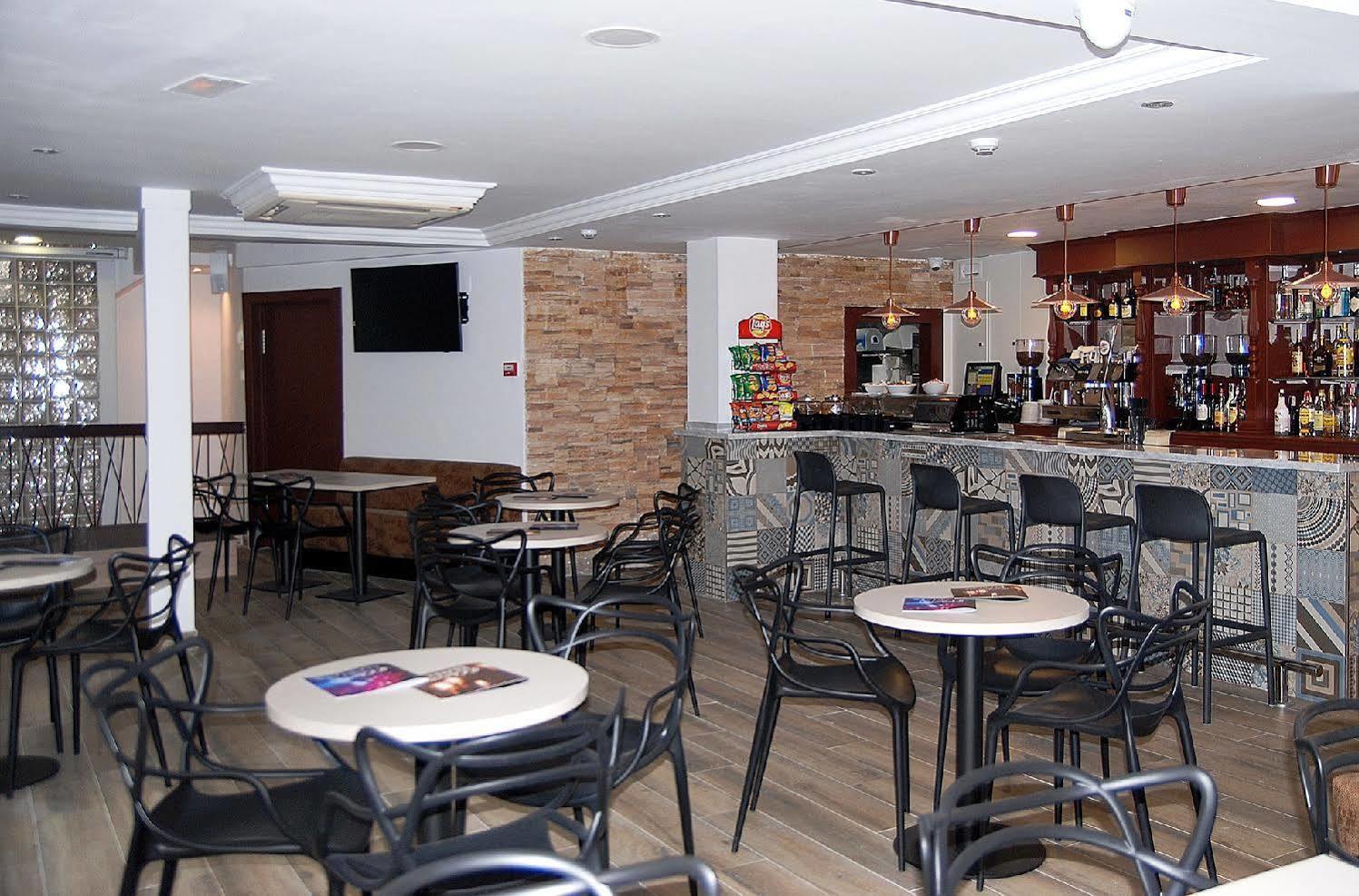 Hotel Queens - Adults Only Hotel