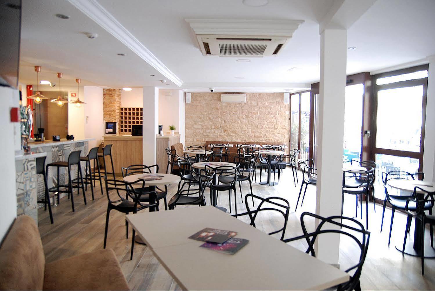 Hotel Queens - Adults Only Hotel
