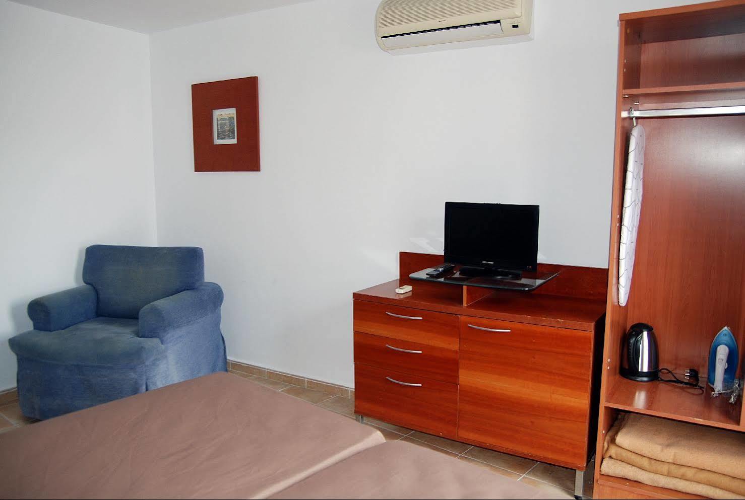 Hotel Queens - Adults Only