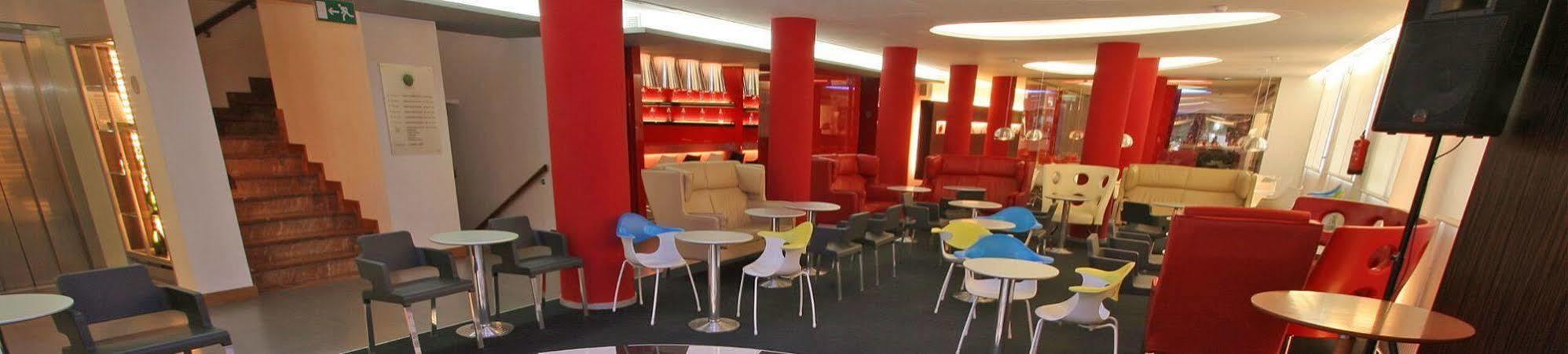 Oasis Plaza Hotel 3*