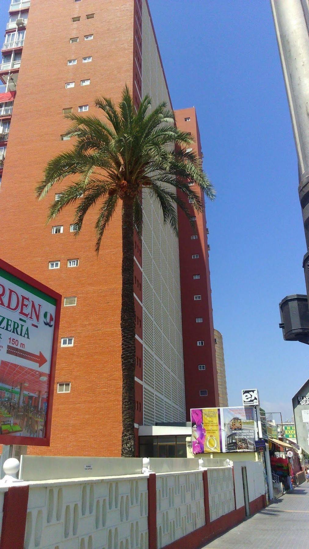 Blue Sky Apartment *