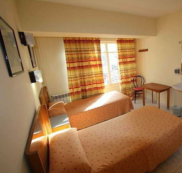 Little Bristol Hotel