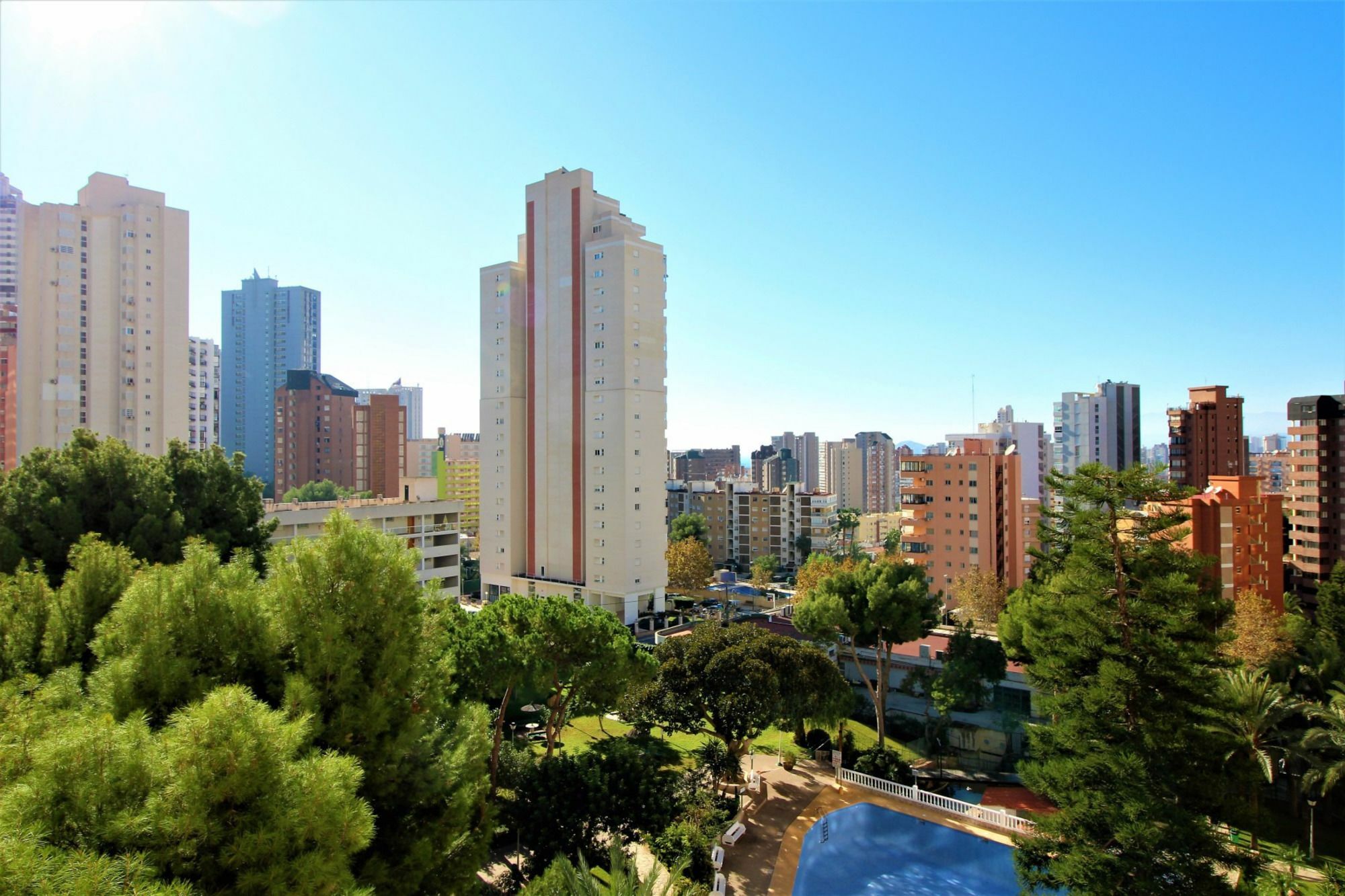 Playmon Park 8-10 *