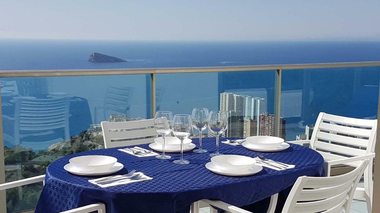 Deluxe Penthouse On The 42nd Floor With Amazing Sea Views Appartement