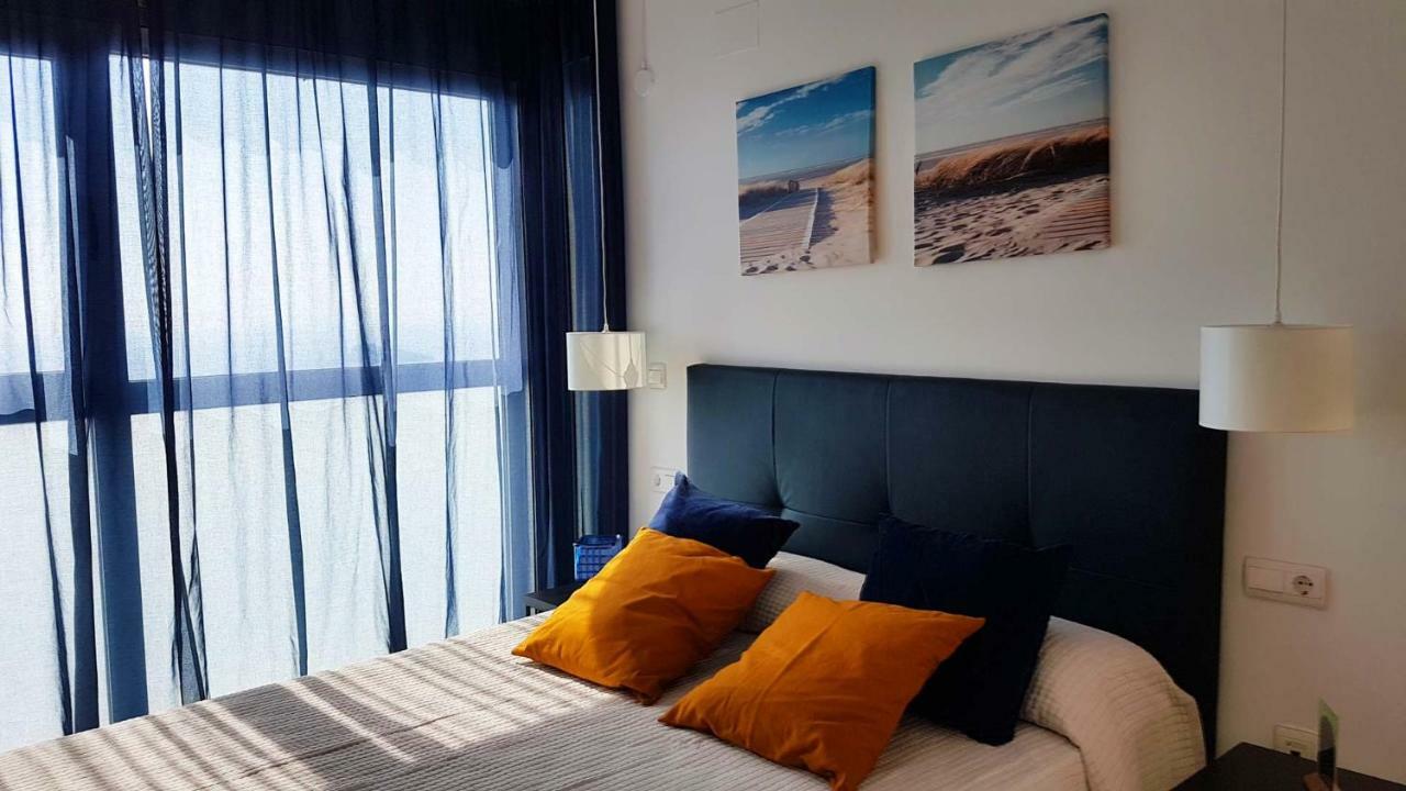 Apartment Highrise With Private Terrace & Sea Views - 34th Floor *