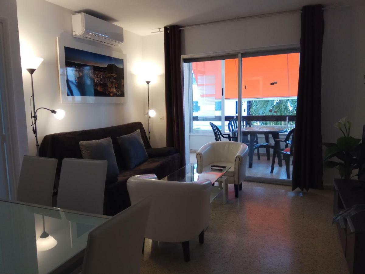Apartment 2 Bedrooms, 250m Levante Beach *
