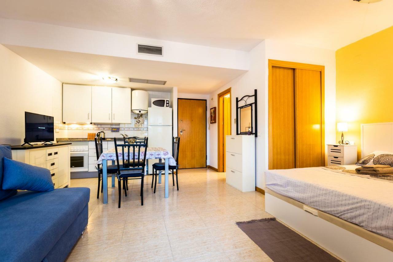 Hola Apartment *