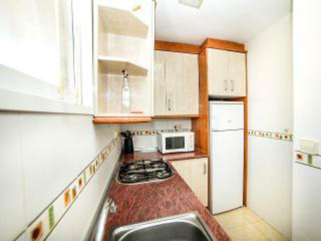 Disponible En Abril-wifi-3hab, 6 Pers, -piscina, Aire Acondi-parking Opcionable Extra * Benidorm