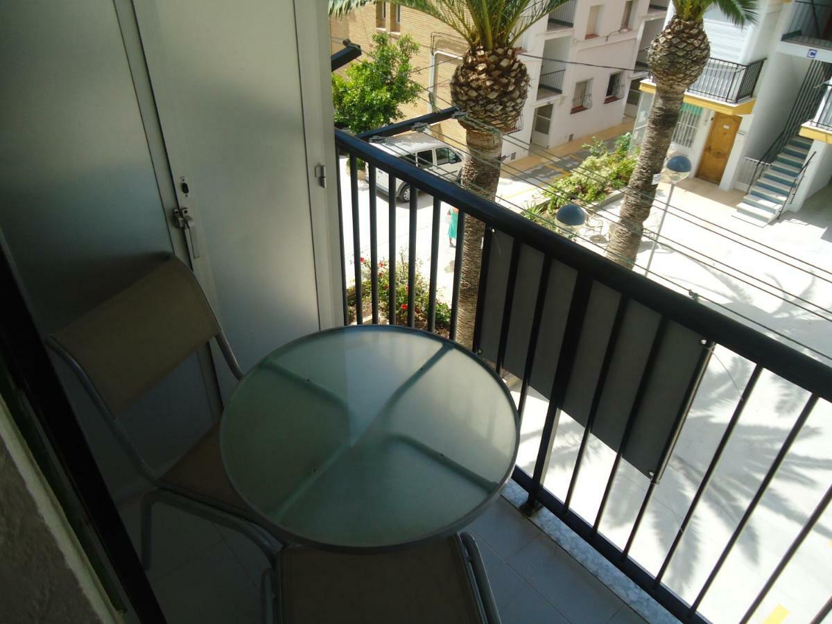 Poniente Edificio Triton Trg