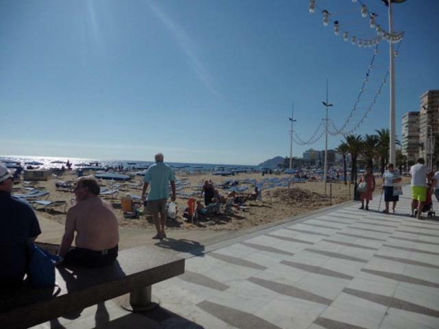 Disponible En Abril-wifi-3hab, 6 Pers, -piscina, Aire Acondi-parking Opcionable Extra Benidorm