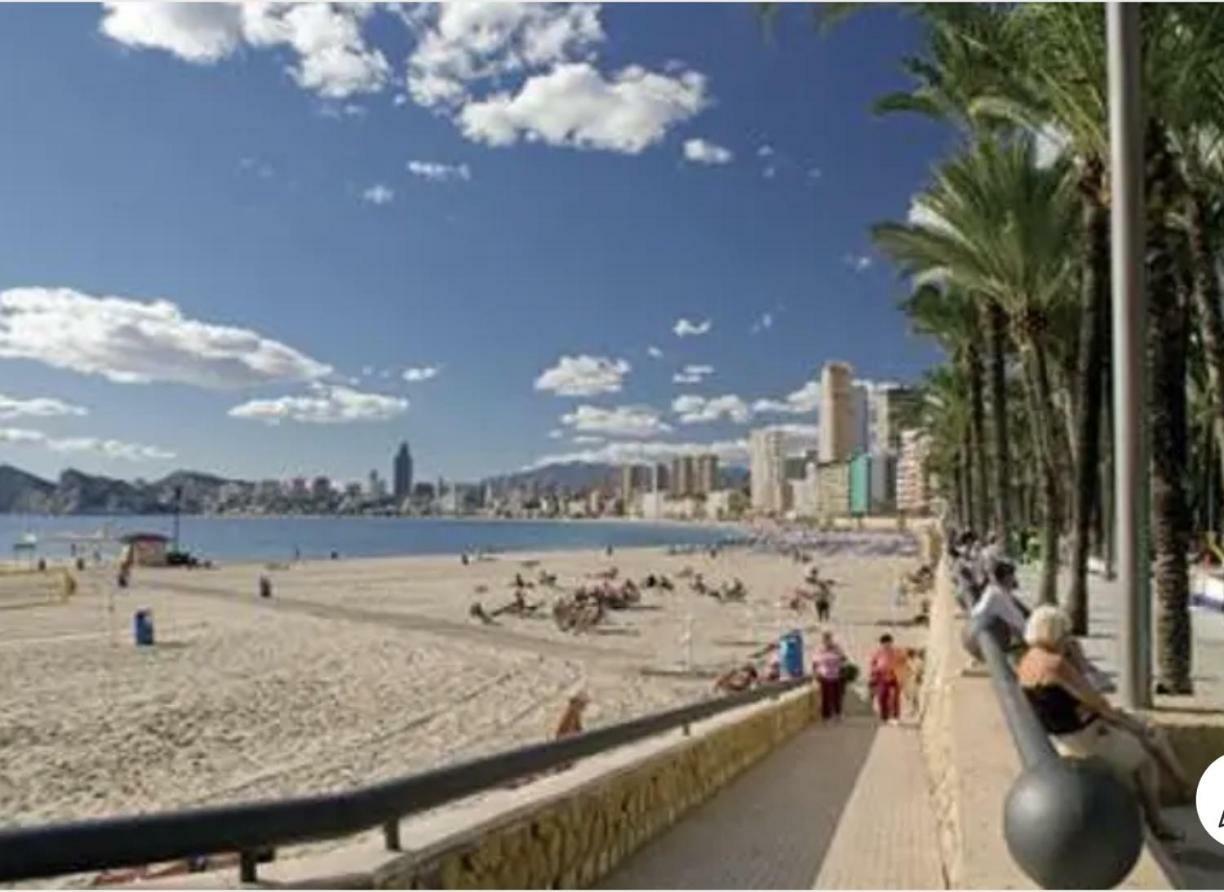 En El Centro A Un Minuto De La Playa *
