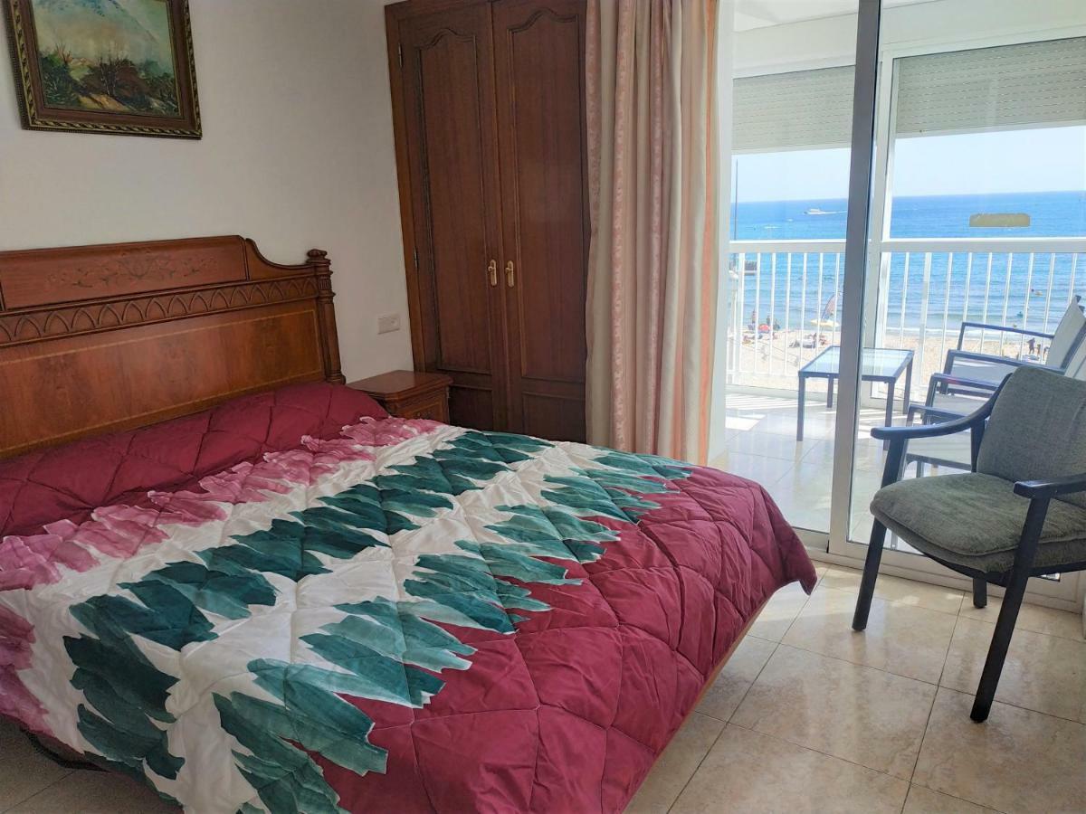 Piso De 4 Dormitorios A Pie De La Playa Levante Apartment