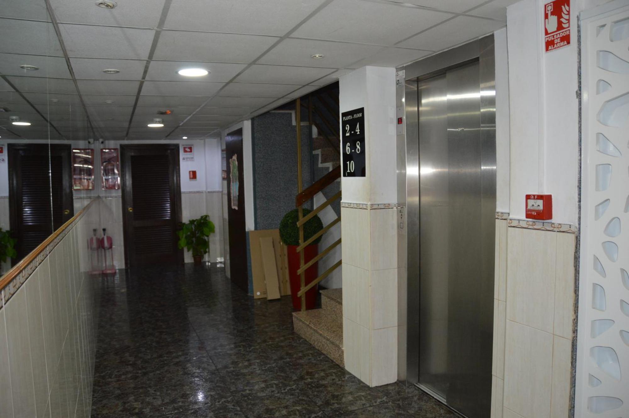 Apts Ara With Pool Apartment