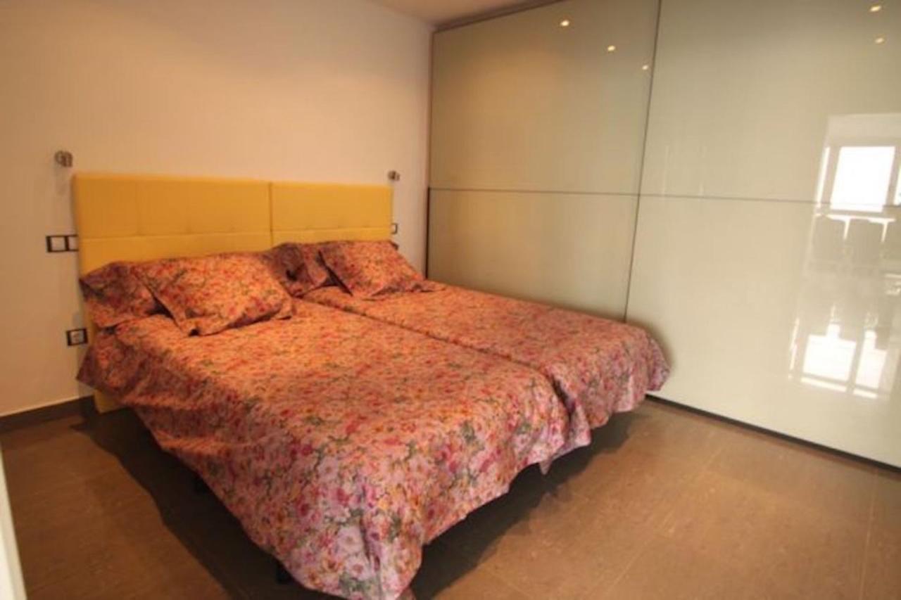 The Mask Blueline Apartment *