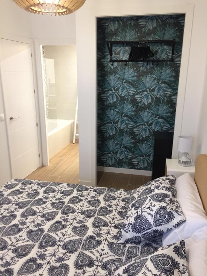 Av/ Armada Espanola, Ed/ Fernandos, 5, 5º H2 Apartment *